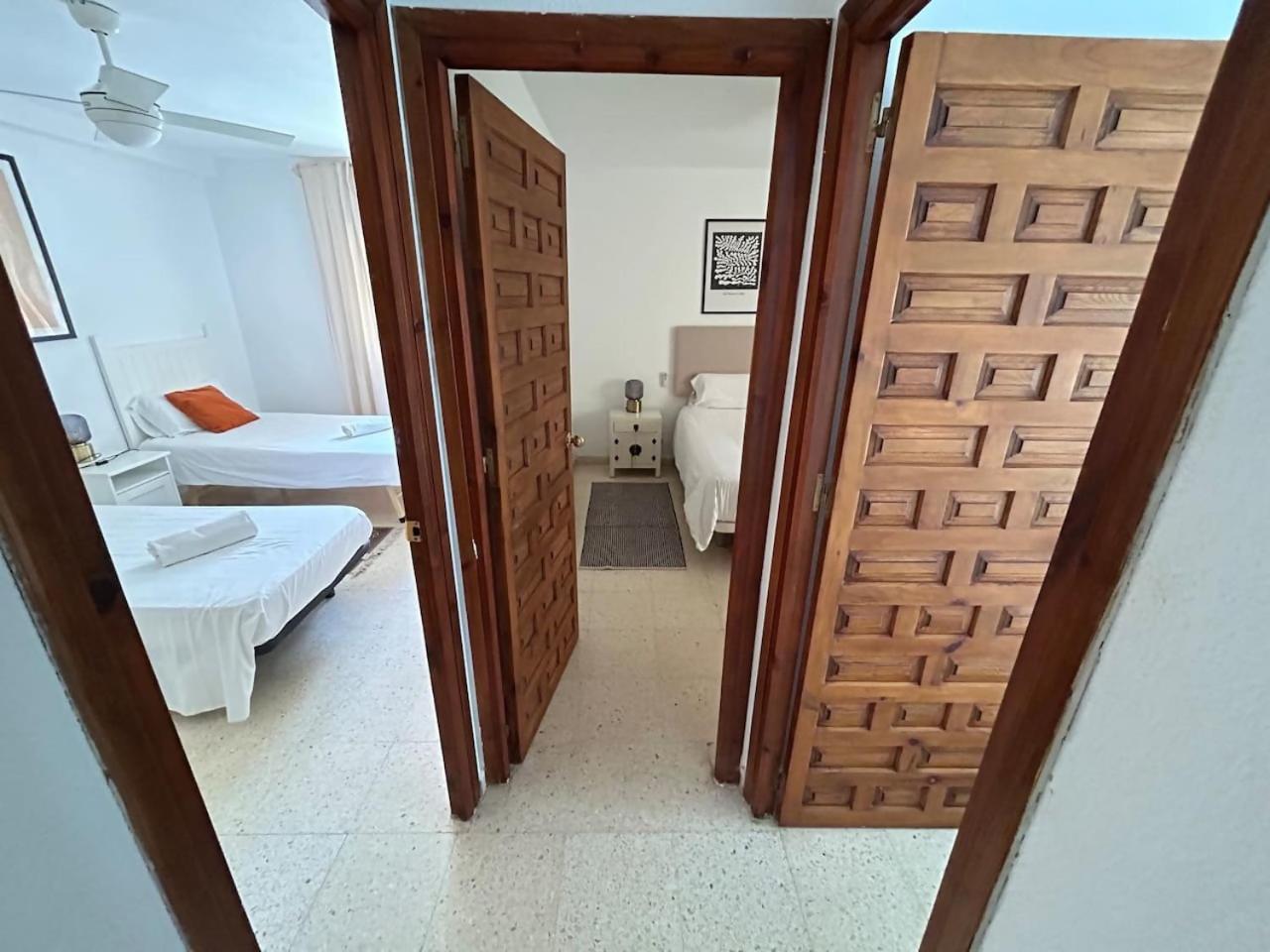 Malagueta Sol Y Playa Apartment Malaga Exterior photo